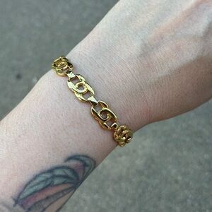 Elegant Gold Bracelet